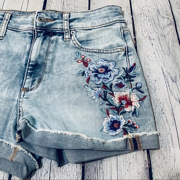 Arizona Jeans | Embroidered Floral Denim Shorts - Picture 2 of 4